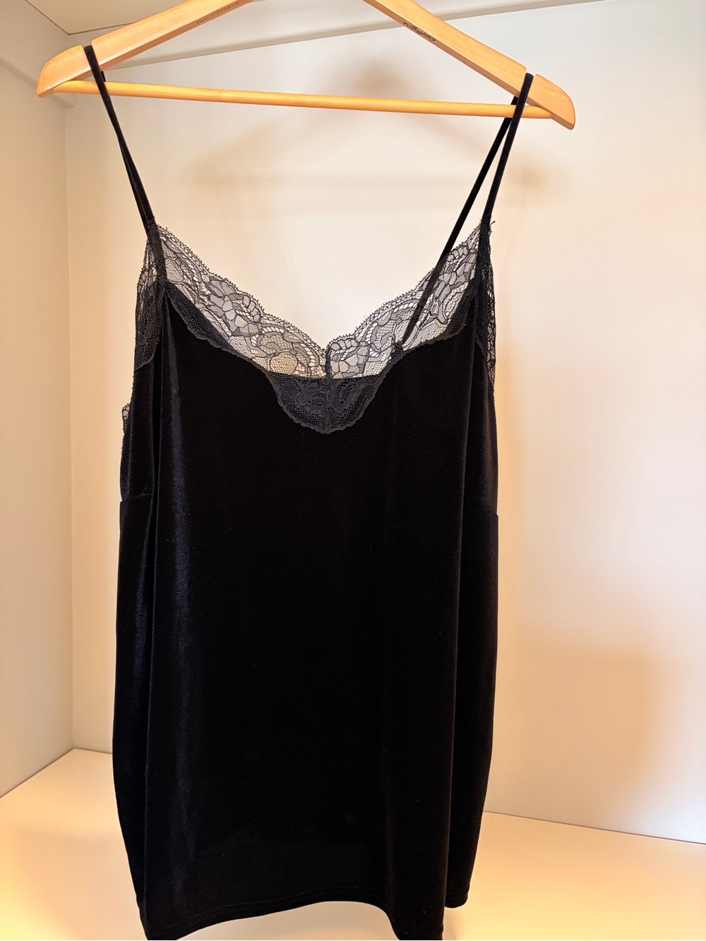 Black Lace-Trim Velvet Cami Tank Top